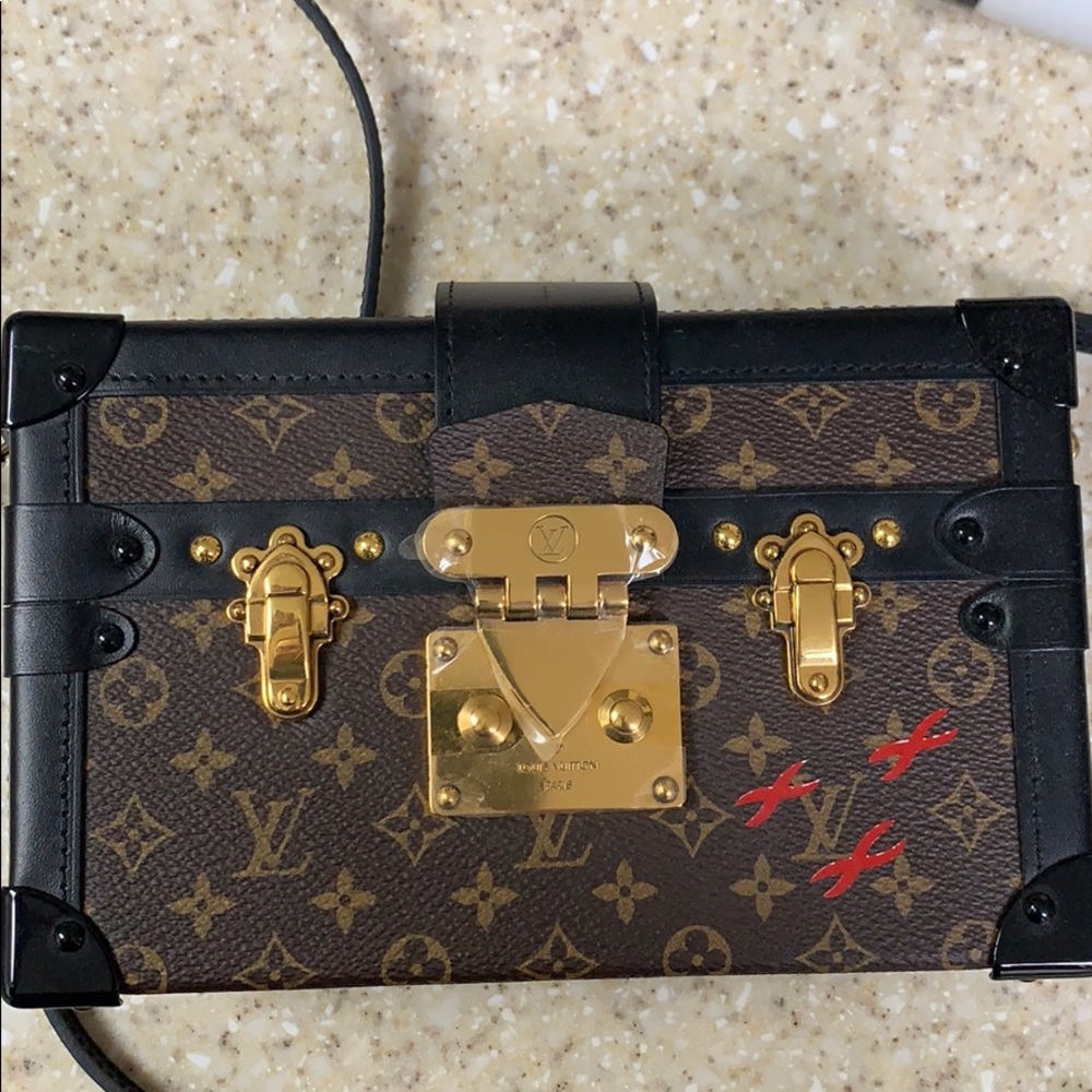 Louis Vuitton Petite Malle